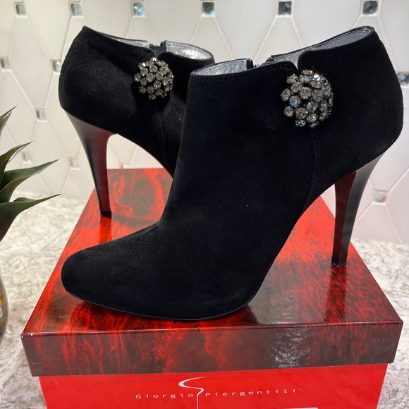 Giorgio Piergentili Shoes - HP❣️NIB Vintage Italian Swarovski Crystal Suede Ankle Boots  Heels Sz 39